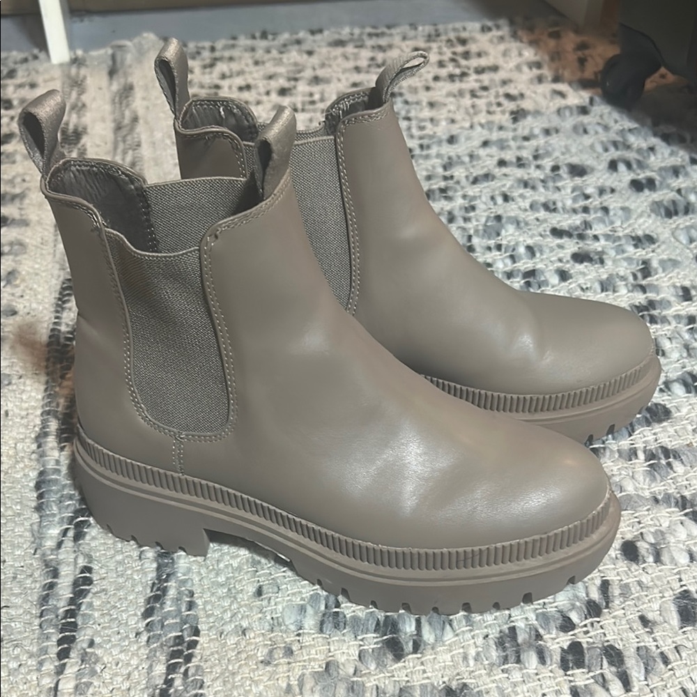 H&M Tan Ankle Booties with Elastic Panels and Chunky Sole